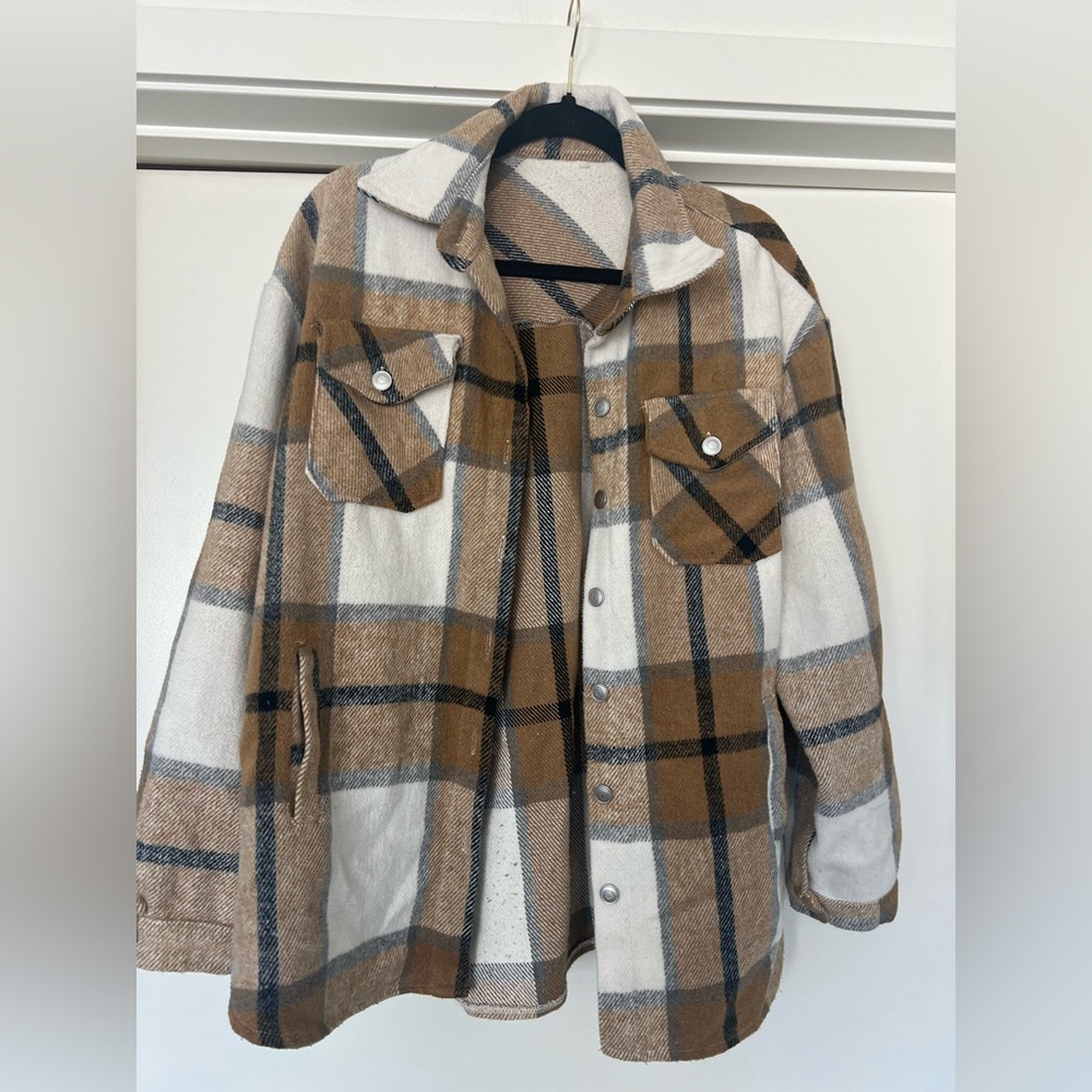 Women’s Plaid Button-Up Jacket